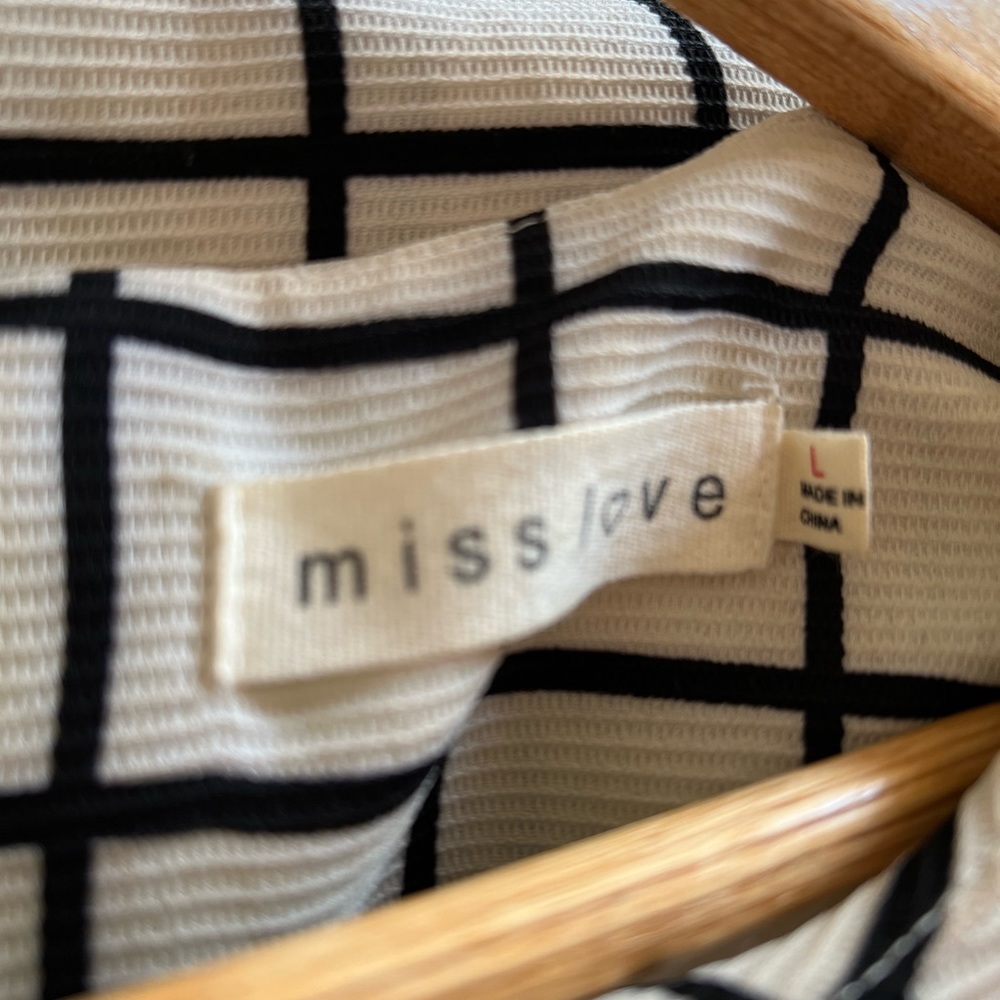 Grid Top Shirt - Picture 2 of 3